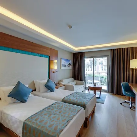 Hotel Ramada & By Wyndham Kusadası