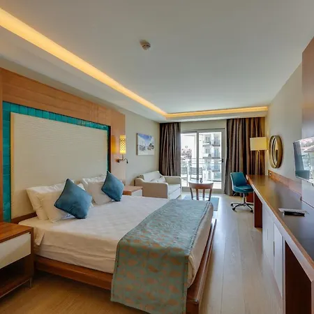 Ramada & By Wyndham 4* Kusadası