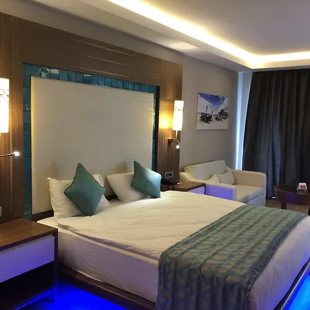 Ramada Hotel & Suites By Wyndham Kusadasi 4*