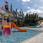 Ramada & By Wyndham 4* Kusadası