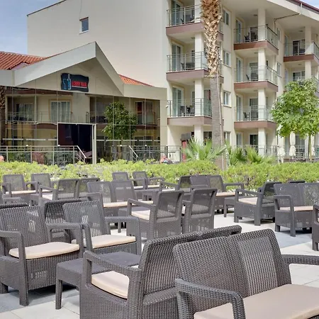 Ramada Hotel & Suites By Wyndham Kusadasi Hotell Kusadası