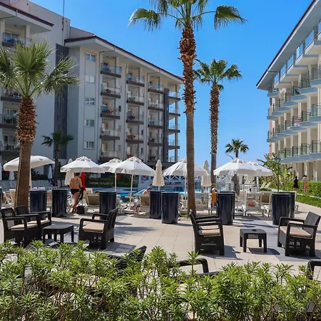 Ramada Hotel & Suites By Wyndham Kusadasi Kusadası