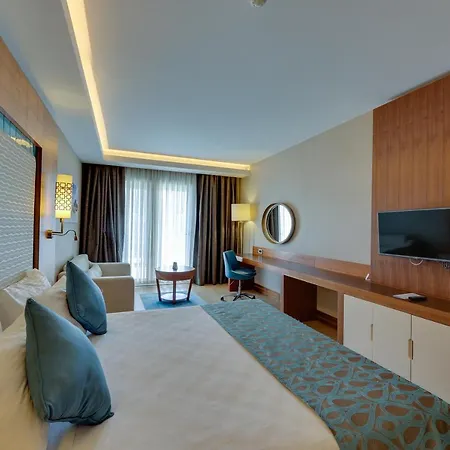 Ramada Hotel & Suites By Wyndham Kusadasi Hotel