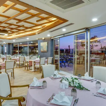 Ramada Hotel & Suites By Wyndham Kusadasi 4*