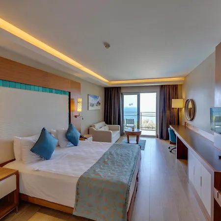 Hotel Ramada Hotel & Suites By Wyndham Kusadasi