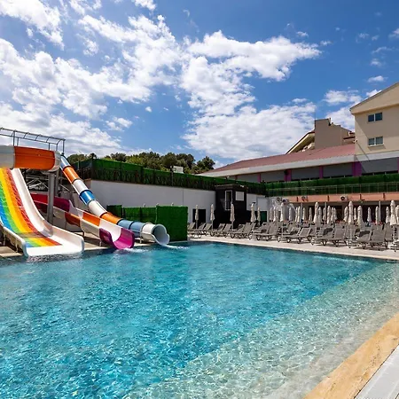 Hotel Ramada Hotel & Suites By Wyndham Kusadasi 4*