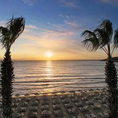 Ramada & By Wyndham Otel Kuşadası