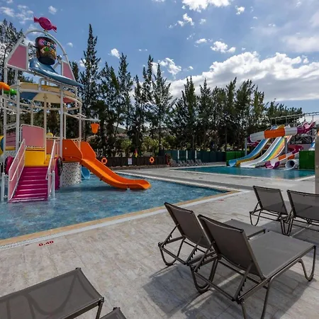 Ramada & By Wyndham Otel 4*