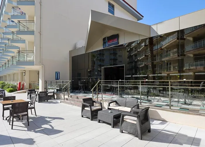 Ramada & By Wyndham ホテル 4*