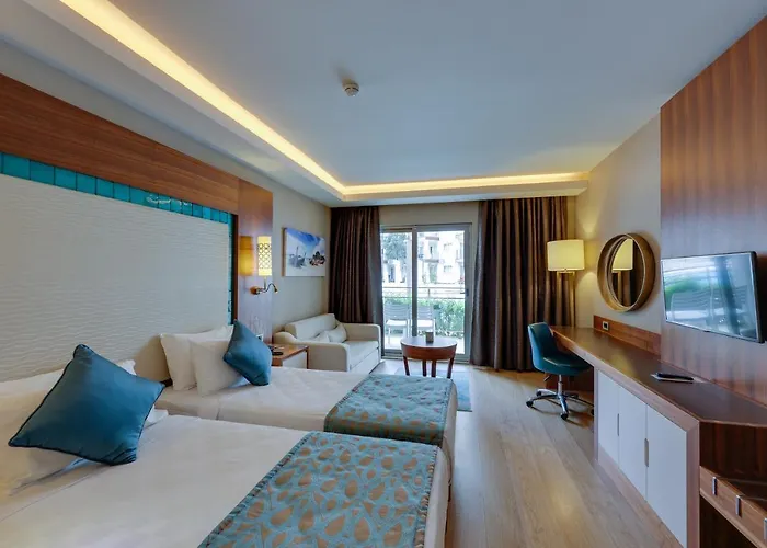Ramada & By Wyndham ホテル 4*