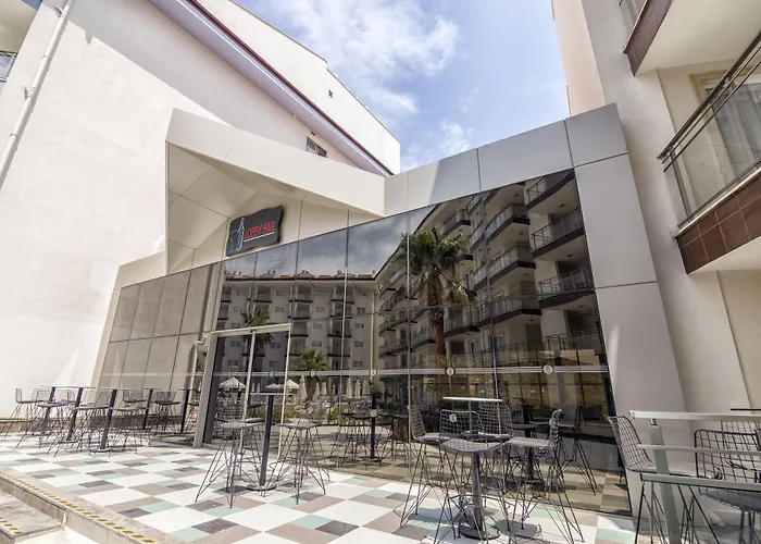 Ramada & By Wyndham 4* クシャダス