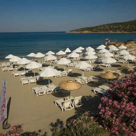 Ramada Hotel & Suites By Wyndham Kusadasi 4* Kusadasi
