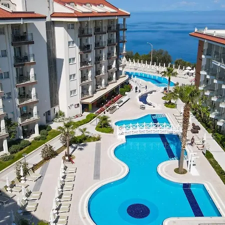 Ramada & By Wyndham 酒店 4*