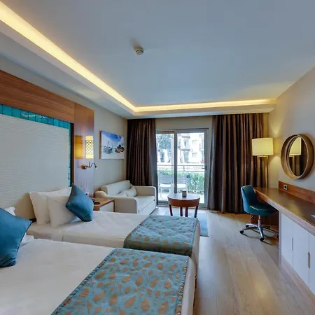 Ramada & By Wyndham ホテル 4*