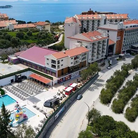 Ramada & By Wyndham فندق 4*
