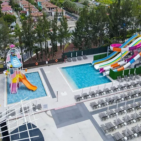 Ramada & By Wyndham 酒店 4*