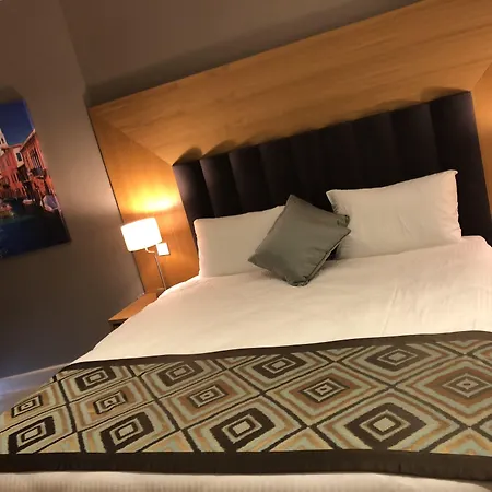 Ramada & By Wyndham كوشاداسيه