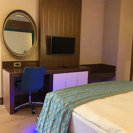 Ramada & By Wyndham 4* クシャダス