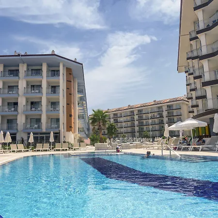 Ramada & By Wyndham 4* كوشاداسيه