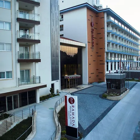 ホテル Ramada & By Wyndham 4*