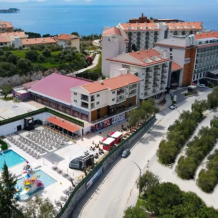 Ramada & By Wyndham 4* كوشاداسيه