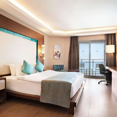 Ramada & By Wyndham Κουσάντασι
